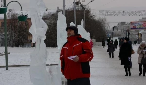 В Барнауле выбрали лучшую ледяную скульптуру.