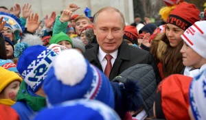 Владимир Путин встретился с детьми, приехавшими на кремлёвскую ёлку. 26 декабря 2017 года.