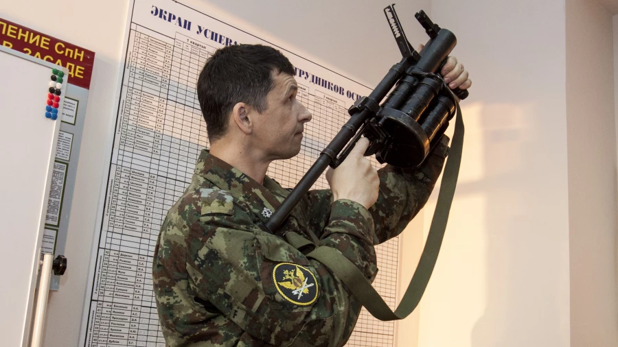 Занятие по самообороне в спецназе алтайского УФСИН, подполковник внутренней службы Евгений Меснянкин.