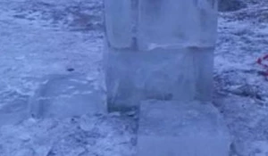 В Барнауле вандалы испортили снежный городок.