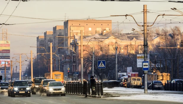 Барнаул зимой. Транспорт. 