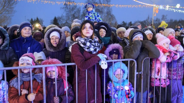 Как в Барнауле открыли главную новогоднюю площадку.