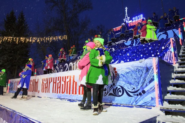 Как в Барнауле открыли главную новогоднюю площадку.