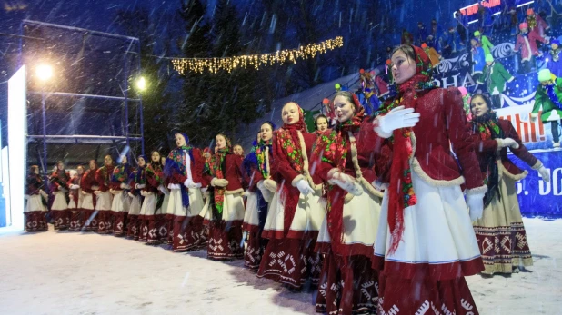 Как в Барнауле открыли главную новогоднюю площадку.