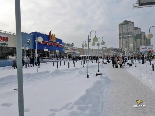 В Новосибирске эвакуировали посетителей из нескольких торговых центров.