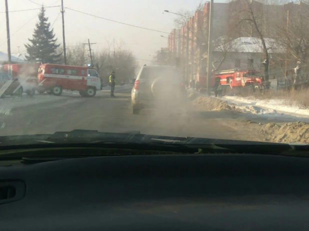 Очевидцы: в одной из барнаульских саун произошел сильный пожар.