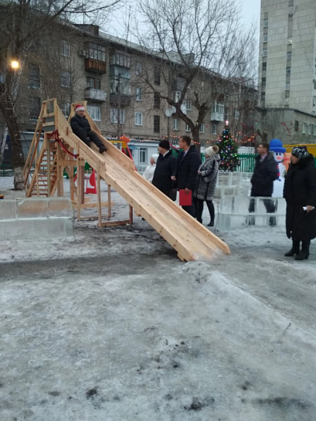 В Барнауле выбирают лучший зимний двор.