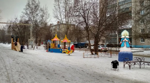 В Барнауле выбирают лучший зимний двор.