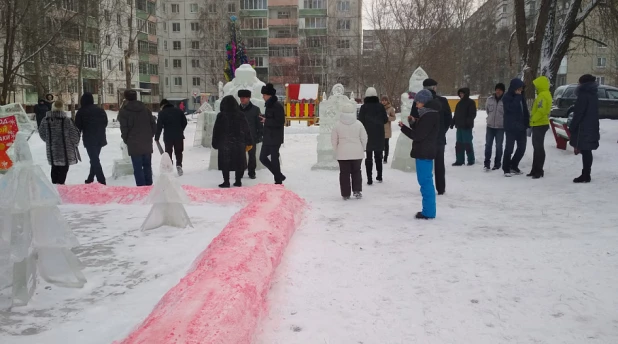 В Барнауле выбирают лучший зимний двор.