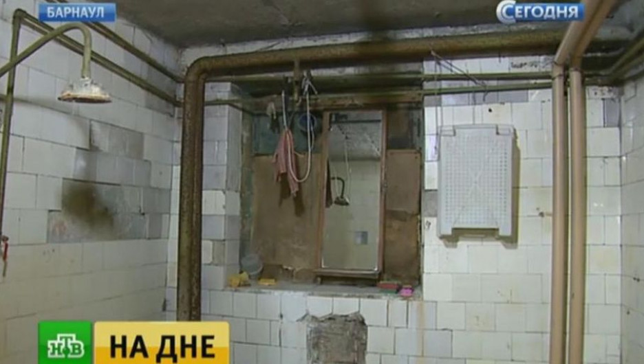 В Барнауле несколько семей, которые живут в подвале, хотят выселить на улицу.