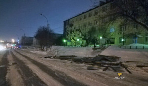 В Новосибирске погиб водитель из-за упавшей крыши. 11 января 2018 года.