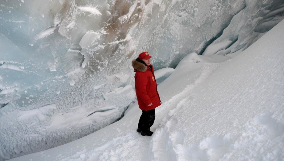 Владимир Путин в Леднике полярных лётчиков на острове Земля Александры.