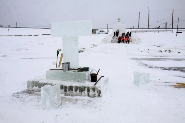 В Барнауле заканчивают подготовку Крещенского городка.