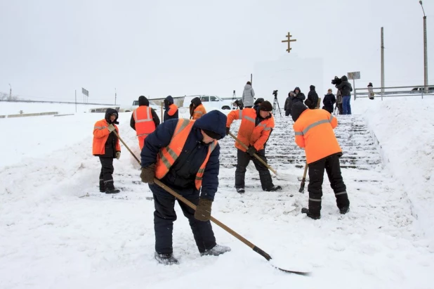 В Барнауле заканчивают подготовку Крещенского городка.