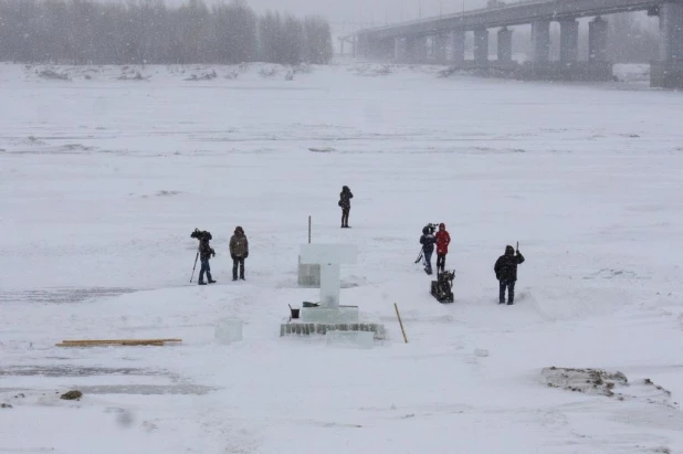 В Барнауле заканчивают подготовку Крещенского городка.