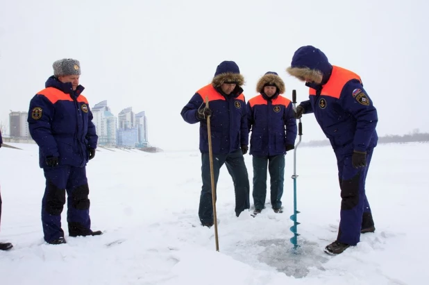 В Барнауле заканчивают подготовку Крещенского городка.