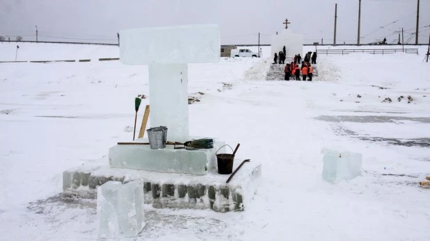 В Барнауле заканчивают подготовку Крещенского городка.