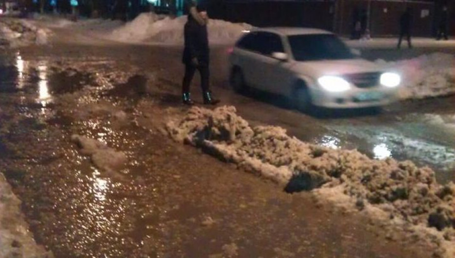18 января в Барнауле затопило несколько улиц.