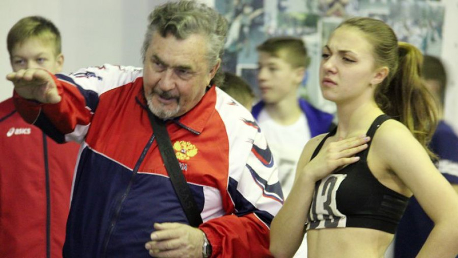 Анастасия Кожухова с тренером.