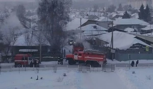 В Барнауле при пожаре в частном доме погиб один человек.