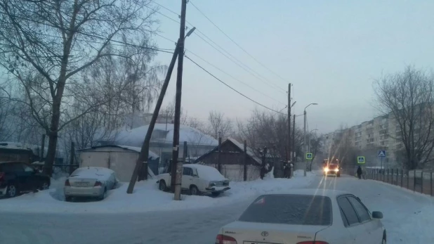 В Барнауле при пожаре в частном доме погиб один человек.