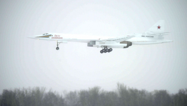 Демонстрационный полёт нового сверхзвукового стратегического бомбардировщика-ракетоносца «Ту-160М» «Петр Дейнекин».