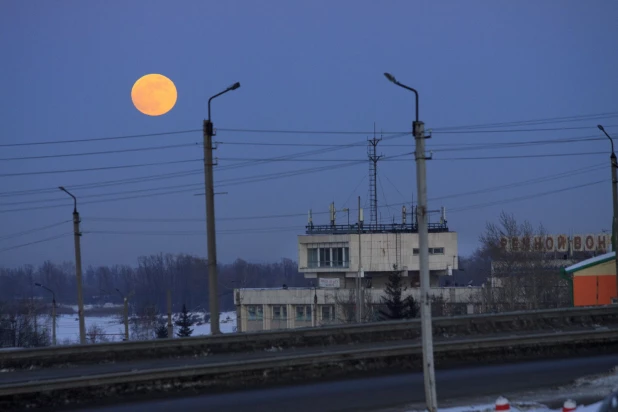 Кровавое суперлуние и затмение в Барнауле.