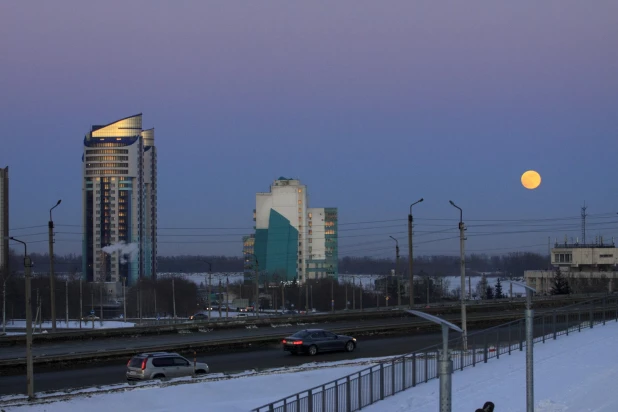 Кровавое суперлуние и затмение в Барнауле.