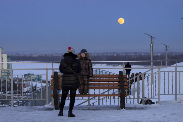 Кровавое суперлуние и затмение в Барнауле.