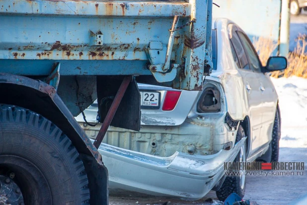 В Алтайском крае столкнулись Toyota и МАЗ.