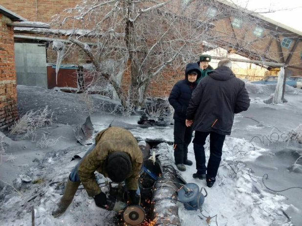 В селе Кусак из-за коммунальной аварии разморозилась теплотрасса.