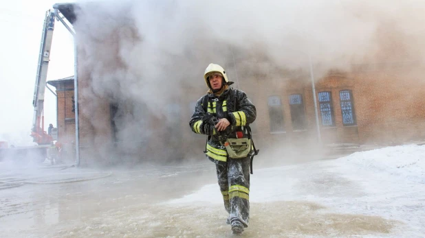 Пожар в "Доме афганца" в Барнауле.