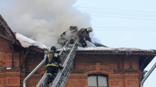 Пожар в "Доме афганца" в Барнауле.