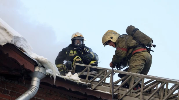 Пожар в "Доме афганца" в Барнауле.