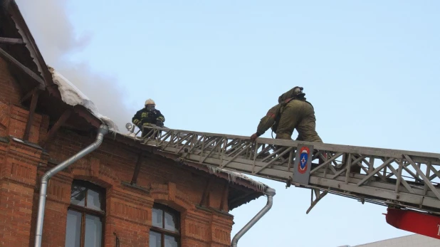 Пожар в "Доме афганца" в Барнауле.