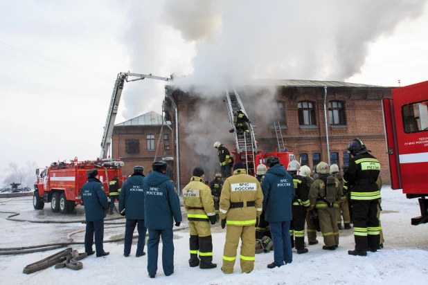 Пожар в "Доме афганца" в Барнауле.