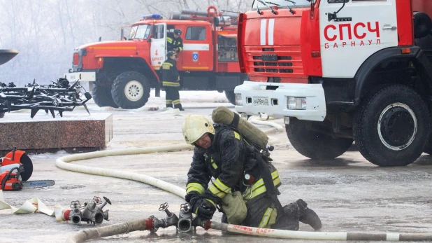 Пожар в "Доме афганца" в Барнауле.