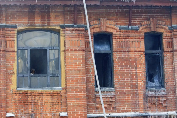 Пожар в "Доме афганца" в Барнауле.