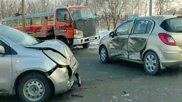 ДТП Nissan и Opel.