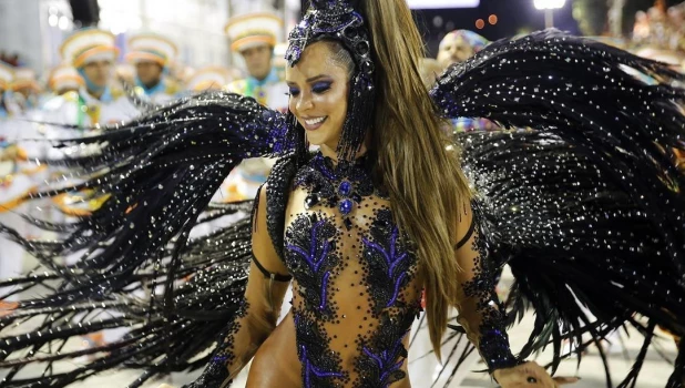 Как проходит карнавал в Рио-де-Жанейро