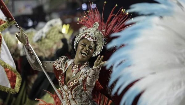 Фото: Бразилия карнавал женщины.
