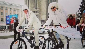 Велосвадьба Василия и Алёны Зайковских. Барнаул, 16 февраля 2008 года.