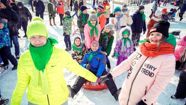 Зимний футбол и "блинные эстафеты" в квартале "Дружный".