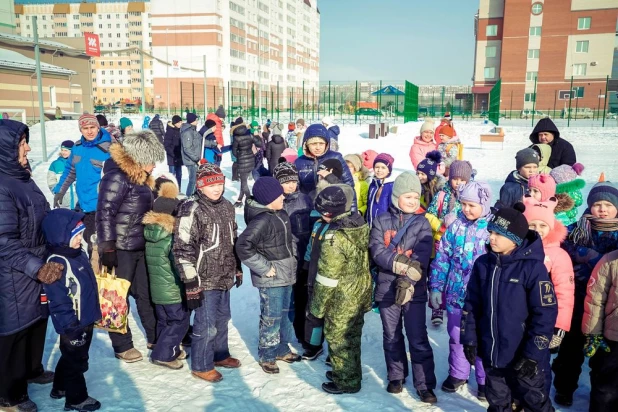 Зимний футбол и "блинные эстафеты" в квартале "Дружный".