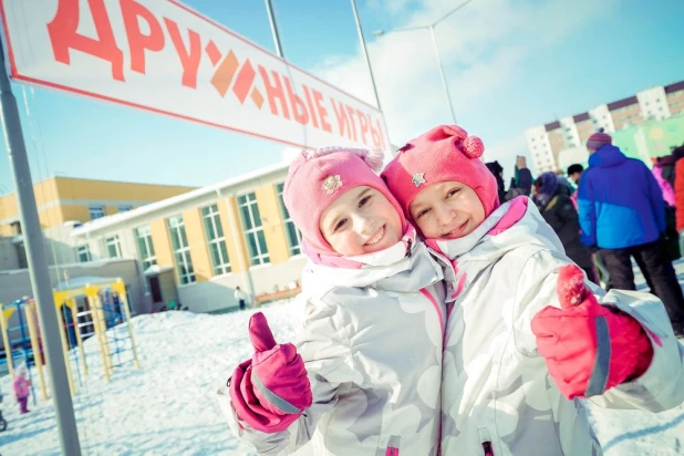 Зимний футбол и "блинные эстафеты" в квартале "Дружный".