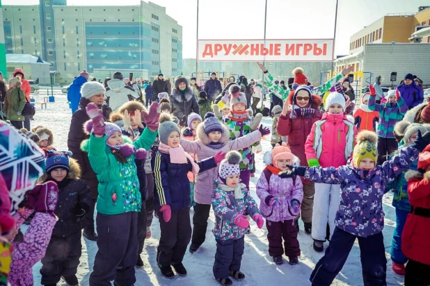 Зимний футбол и "блинные эстафеты" в квартале "Дружный".