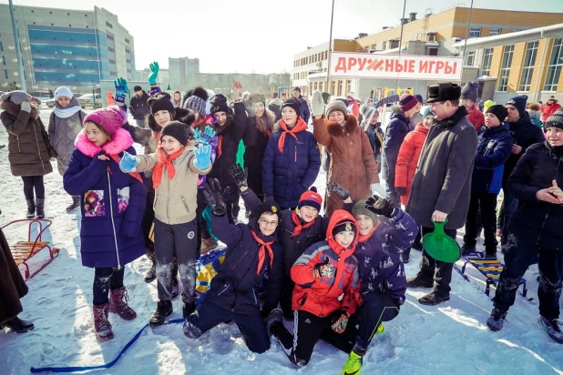 Зимний футбол и "блинные эстафеты" в квартале "Дружный".