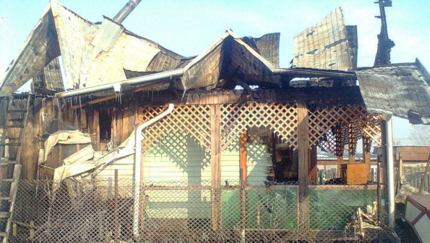 У семьи Оюн в Бийске сгоре дом.