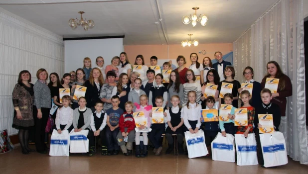 Алтай-Кокс поддерживает юные таланты.