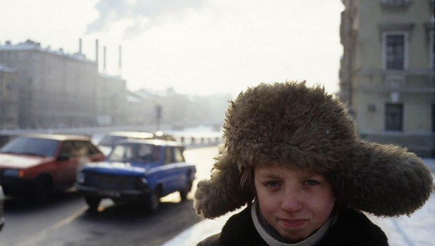Санкт-Петербург, мальчик на улице, 1994 г.